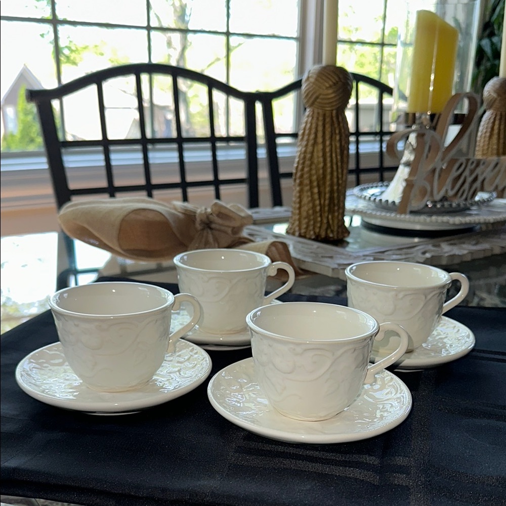 White Bordallo Pinheiro White Morning Flower Set of four cup and saucers 🌸